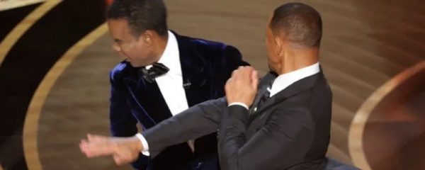 Доказано, что удар Уилла Смита и Криса Рока на «Оскаре 2022» — это фейк
