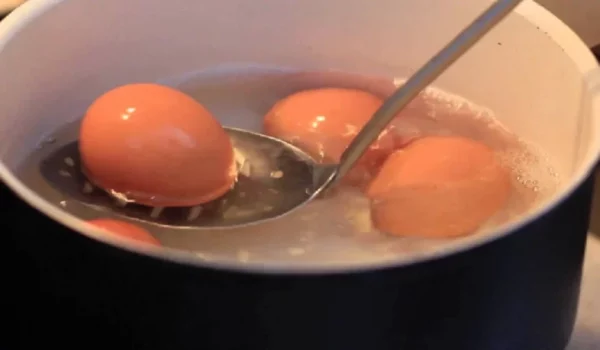 Мексиканский секрет: зачем варить яйца с содой