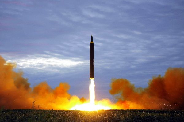 КНДР запустила несколько баллистических ракет