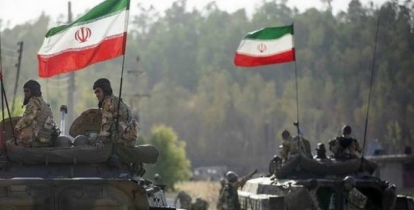 В 10 км от границы с Азербайджаном засняли на видео более сотни танков Ирана (ВИДЕО)