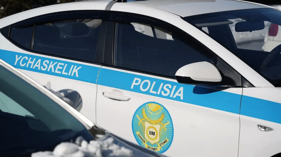 Полицейский насмерть сбил женщину в Алматы