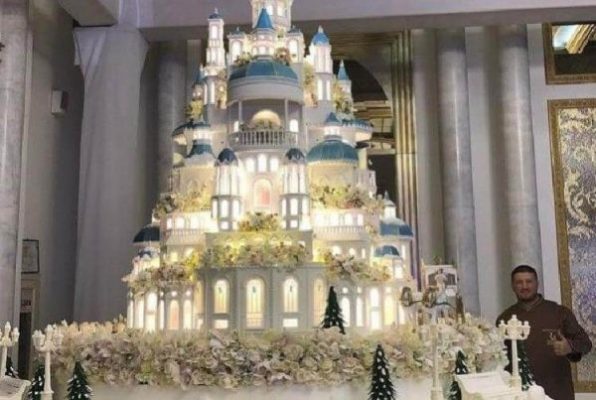 Торт за 179000 долларов на казахской свадьбе