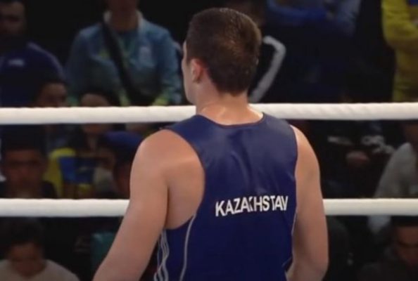 Знаменитый казахский чемпион остался без финала ЧА-2022 по боксу