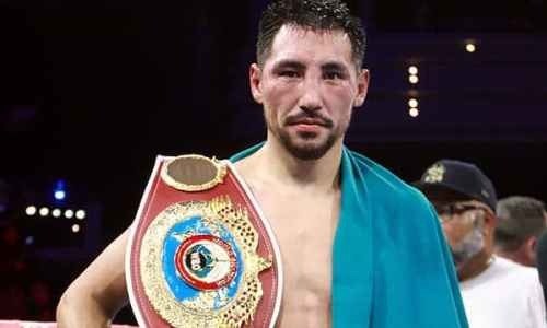 Казахи неожиданно встретили Алимханулы после его чемпионского боя