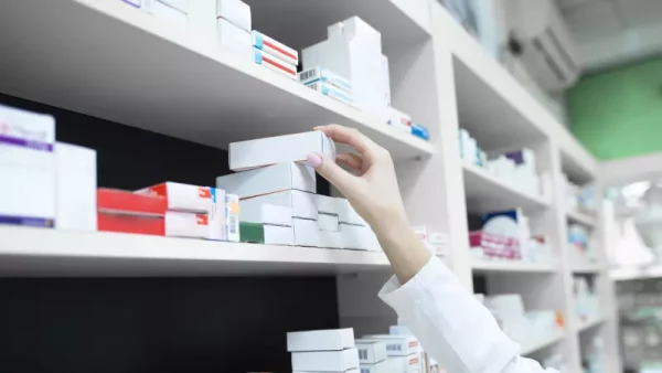 Наценки доходят до 120 процентов — депутат возмутился ценами на лекарства в аптеках