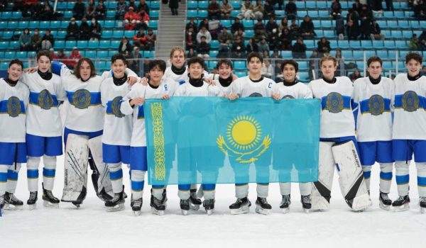 Хоккеисты принесли Казахстану третью медаль в юношеских ОИ