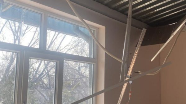 Последствия землетрясения в Алматы: кто должен ремонтировать трещины и разбитые стекла в домах