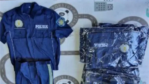 Тонны полицейской формы пытались провезти в Казахстан из Китая