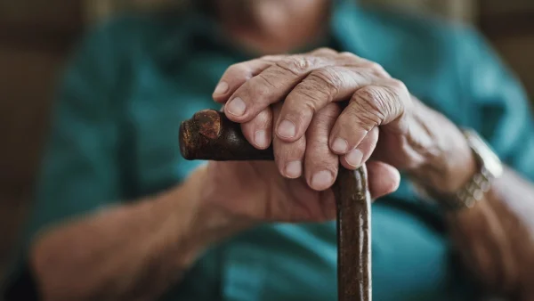 «Одна в грязной квартире». Как спасали 92-летнюю труженицу тыла