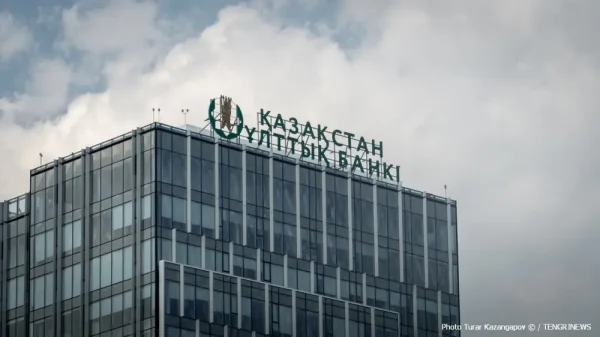 Казахстанцы жалуются на исчезновение денег со счетов: в Нацбанке озвучили позицию
