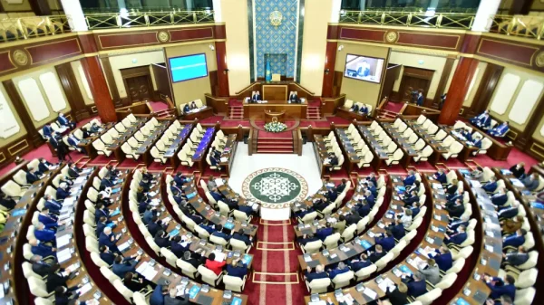 Спикер Мажилиса созвал совместное заседание палат Парламента