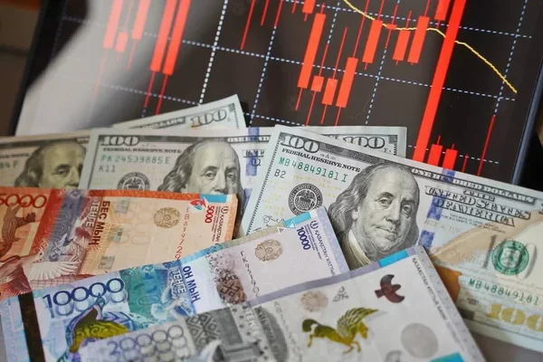 Курс доллара превысил 550 тенге: Нацбанк принимает меры