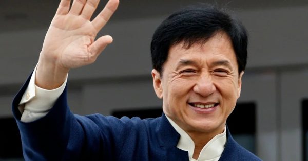 Джеки Чан выложил фото из Алматы и раскрыл, зачем прилетал